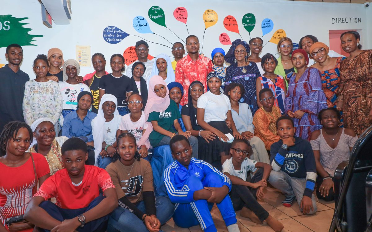 À Conakry, l’AJSG encourage les jeunes filles à oser la science
